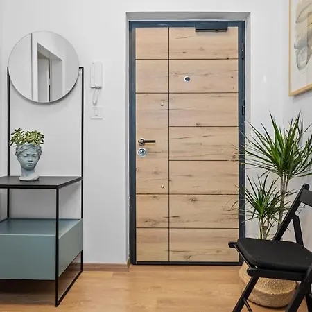 New! Porto Flanona Heritage Apt! * פלומין