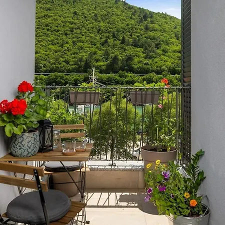 New! Porto Flanona Heritage Apt! * פלומין